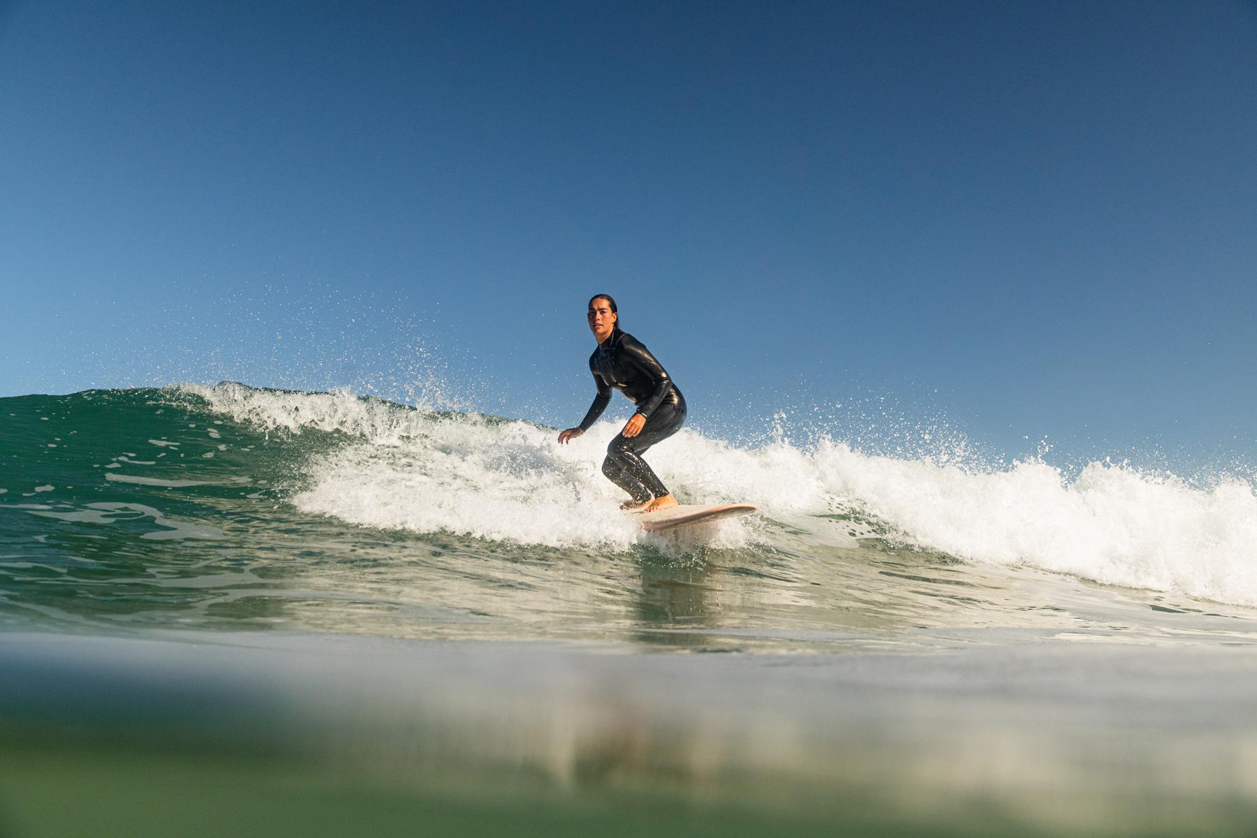 Iara Surfing